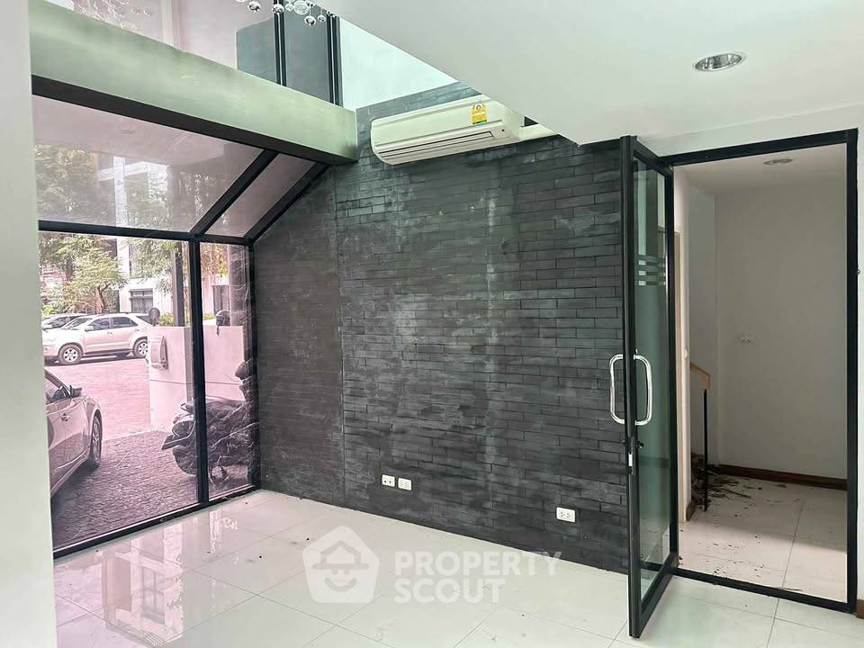 รูป คอนโด ที่ โคลเวอร์ ลาดพร้าว 83 ใน คลองเจ้าคุณสิงห์ (ID 2911359) - รูปที่ 5/27