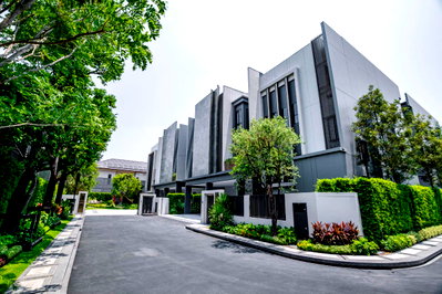 ขายบ้านเดี่ยว : ​🛗 มอบความสะดวกสบายสูงสุดให้คนที่คุณรักด้วย Private Lift ทุกยูนิตที่ BuGaan Voyy กรุงเทพกรีฑา เริ่ม 55 ล้าน* 📞 061-6166142 / 💚 Line: @wsrcondo