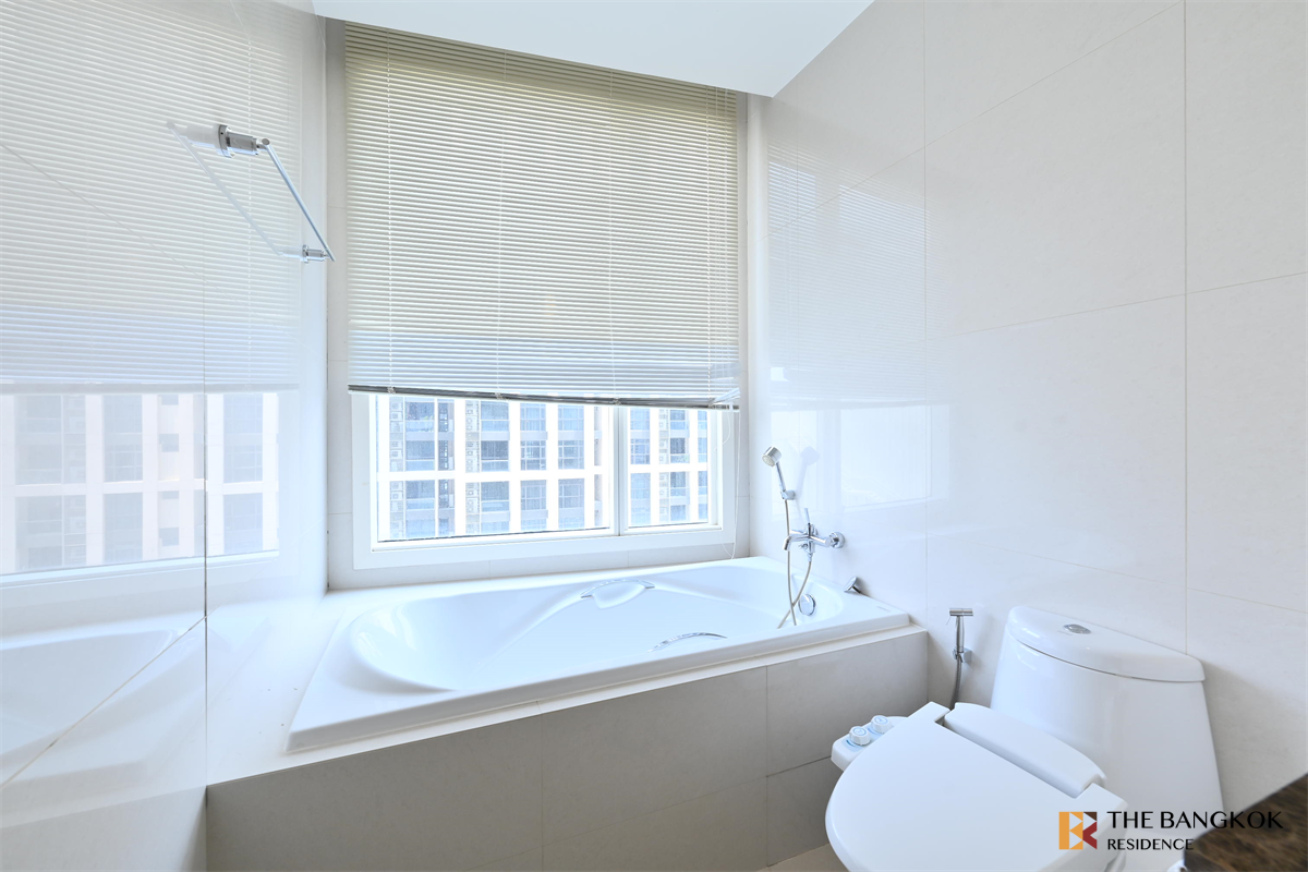 picture 39 by Sansiri Easy Travel, Fully Utilized Space near BTS Phrom Phong - 1/10