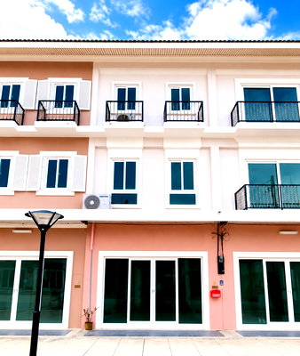 Townhouses for rent Chiang Mai : ✨For rent 3 story commercial building Supalai Monte Biz Chiang Mai project opposite Central Festival suitable for an office clinic