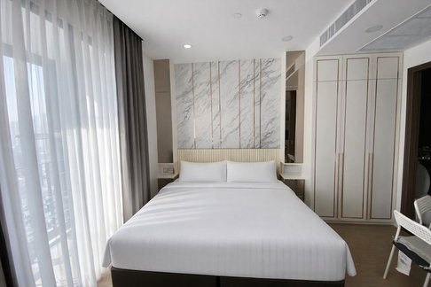 A035564 Ashton Chula - Silom