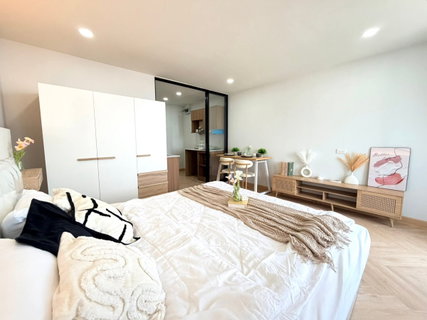 Saturnplace170526 for sale Ratchaarpa tower
