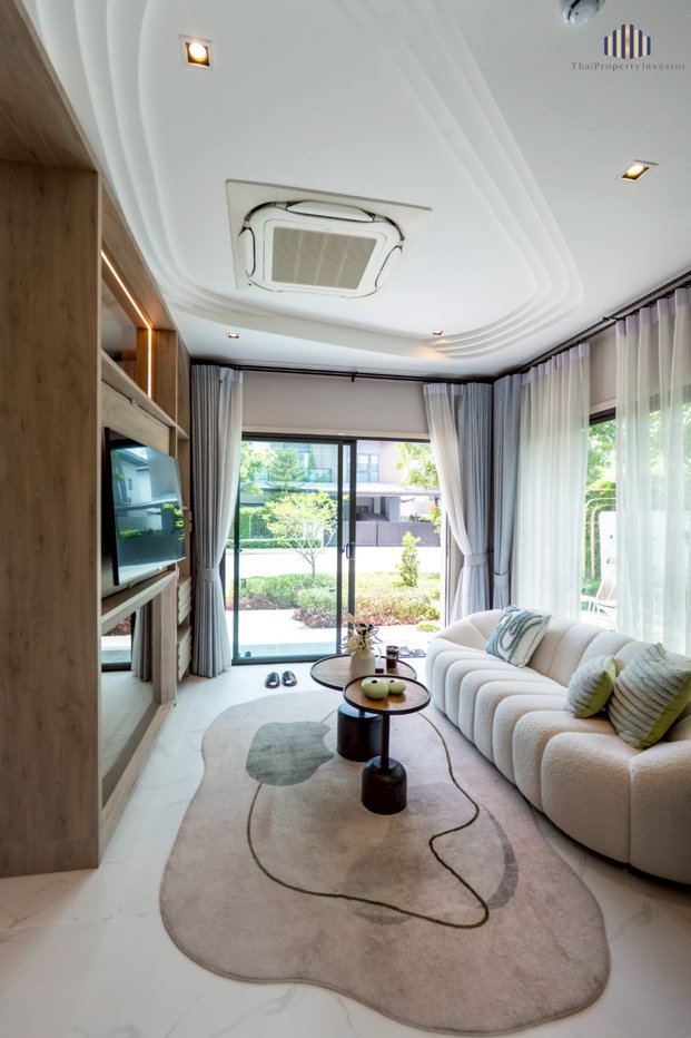 picture Below Launch Price! Detached Modern Home at Venue ID Phaholyothin - Rangsit. Never Lived In! Best Location in the Project! Fully Equipped Common Areas - 70/79