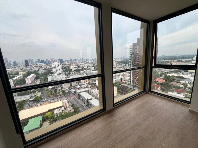 รูป A036091 The Issara Sathorn - รูปที่ 5/5