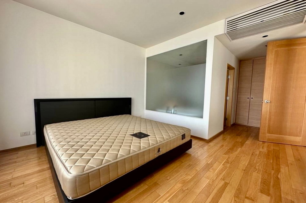 รูป เช่าด่วน ห้องเปล่า !!🔥The Empire Place, 2 ห้องนอน, 2 ห้องน้ำ Duplex, ชั้นสูง 23++, ห้องทิศใต้ !! Code C20221201792 ตกแต่งบางส่วน, พร้อมเข้าอยู่📣📣 - รูปที่ 4/8