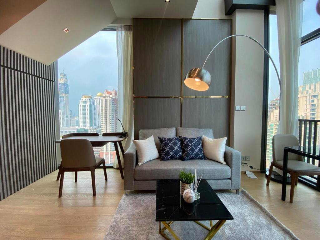 รูป Duplex for Rent at 28 Chidlom 50 sq.m | 22nd Floor - รูปที่ 2/9