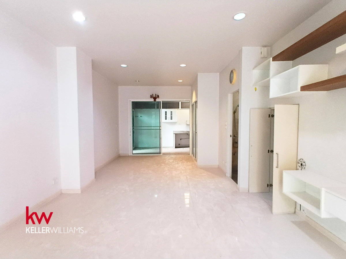 รูป [ให้เช่า] ทาวน์โฮม 3 ชั้น หลังมุม ที่ดินใหญ่ 29.3 ตร.ว. หมู่บ้านบารอนเนีย ทาวน์ ท่าน้ำนนท์ (ต่อเติมครัวบิ้วอินครบ พร้อมอยู่) - รูปที่ 4/14