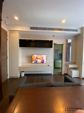 Easy Start with a City Dweller Lifestyle Q Asoke near MRT Phetchaburi Station