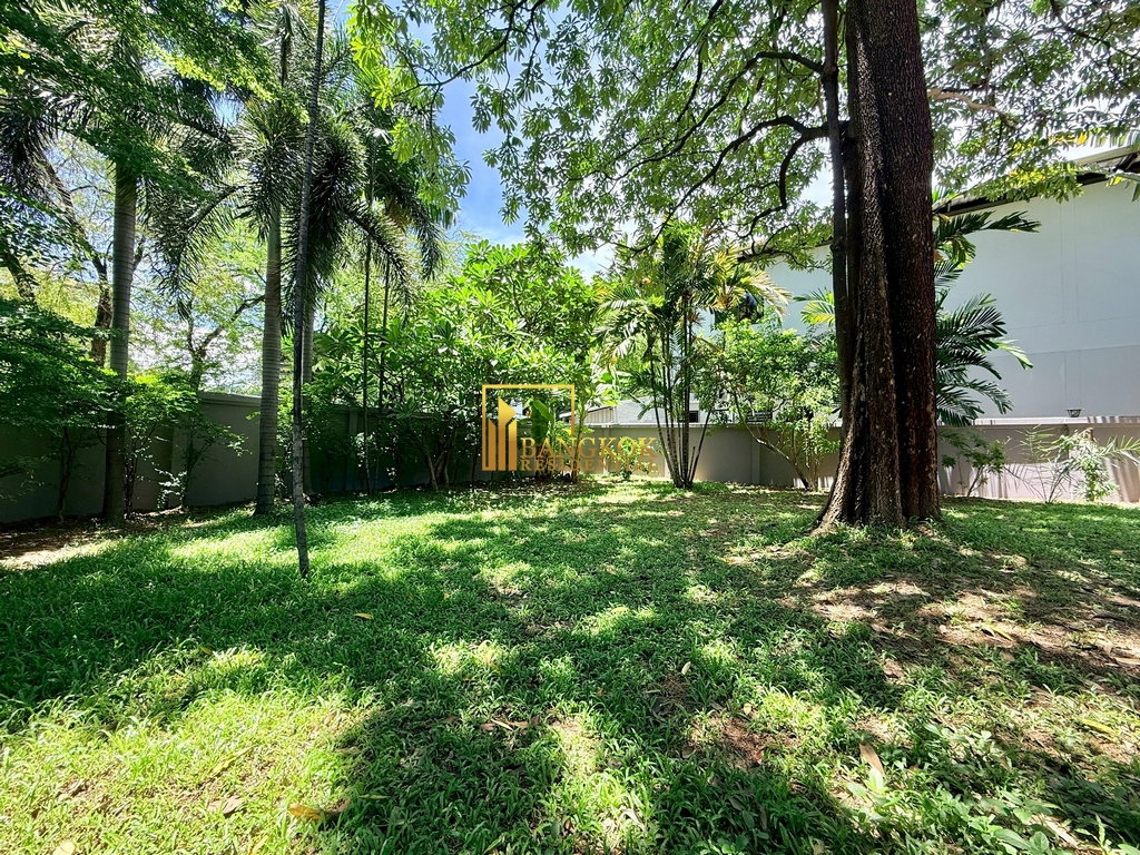 รูป Renovated 5 Bedroom House For Rent in Phra Khanong Area - BR28318SH - รูปที่ 46/47