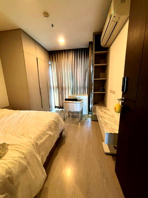 Condos for rent Silom Road : For Rent Condo RHYTHM  SATHORN - NARATHIWAS Building 1, Floor 17,1 bed room, Room size 35.00 sqm