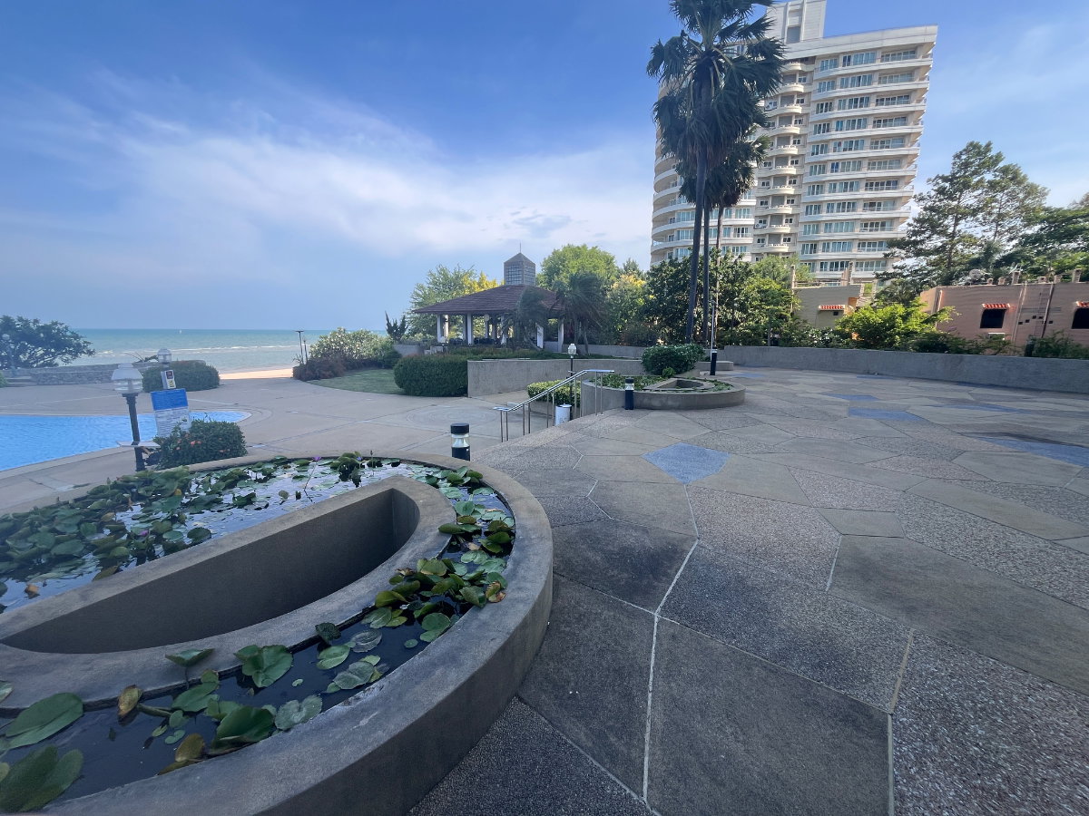 picture For Sale: Cha-Am Beach Club Beachfront Condo with Sea View 17th Floor - 16/24