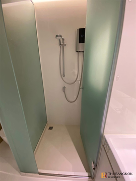 Triple Y Residence near MRT Sam Yan Station Great Price, Prime Location, Dont Miss Out!!