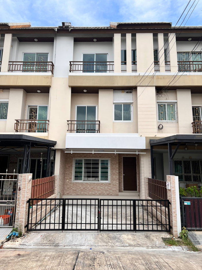 รูป 🎉 ขายทาวน์โฮม 3 ชั้น 20.5 ตรว 🌟 โครงการเออเบิร์นธารา สุขสวัสดิ์ 70 - ประชาอุทิศ 🌟 รีโนเวทใหม่ 🎉 พื้นที่เยอะ 170 ตรม 😍 ราคา 2.95 ล้าน - รูปที่ 1/25