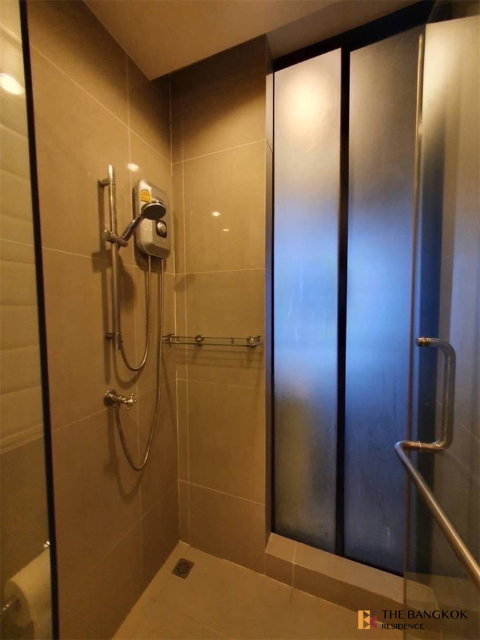 picture The Editor near BTS Saphan Khwai Beautiful Room, Good Condition - 9/10