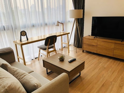 A035500 Taka Haus Ekkamai 12