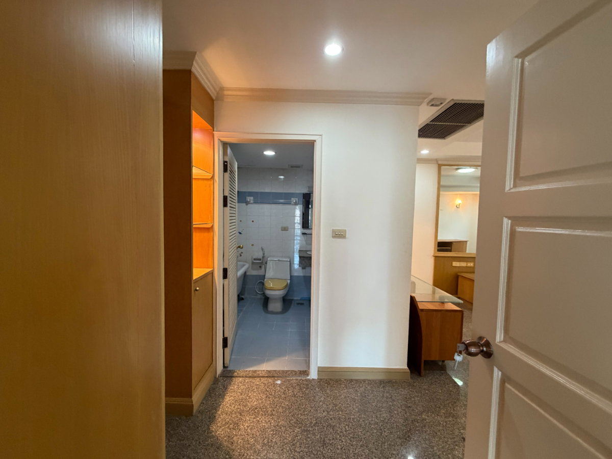 รูป ขาย Royal Castle Sukhumvit 39 ห้องสวย พื้นที่เยอะ ราคาดีมาก ตกแต่งครบพร้อมเข้าอยู่ DS3087 | Line @Dstay - รูปที่ 17/20