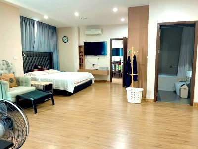 Condos for sale : Luxury penthouse for sale at The Sky Sriracha. Beautiful view, right in the heart of the city.