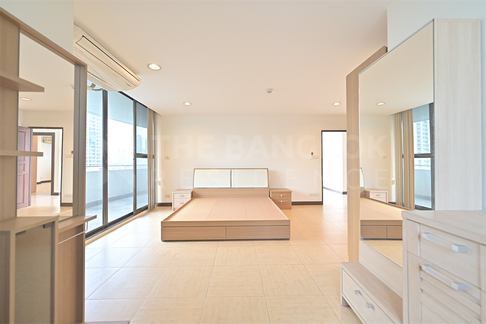Supalai Place Sukhumvit 39 Big discount, full deal