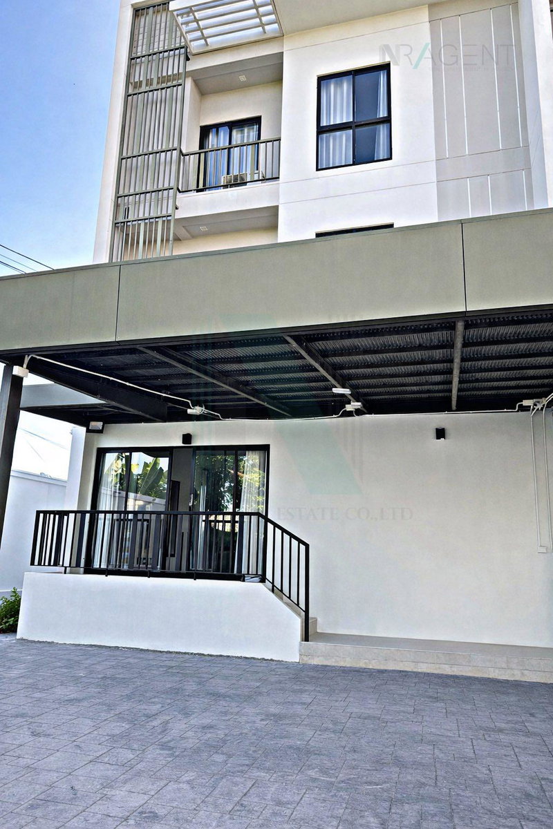 Townhouses for sale : For Sell Town house VILLA ALBERO RAMA 9-SRINAKARIN 3-story 3 bedroom 3 bathroom
