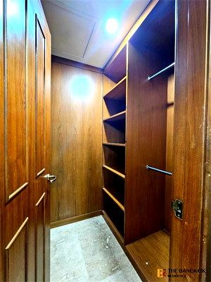 Condos for sale : All Season Mansion near BTS Phloen Chit Easy Travel, Fully Utilized Space