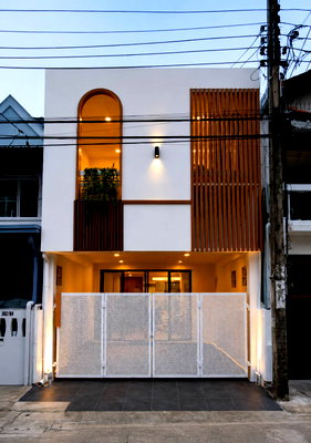ทาวน์โฮม เดอะ คริสตัล : ทาวน์เฮ้าส์แต่งใหม่ ลาดพร้าว 87