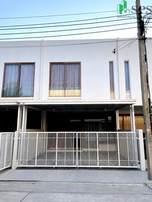 Townhouses for rent : For Rent: Townhome near Mega Bangna (SPSSR218)