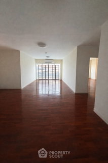 3-BR Condo at Paholyothin Park Condominium near BTS Saphan Khwai (ID 2912642)