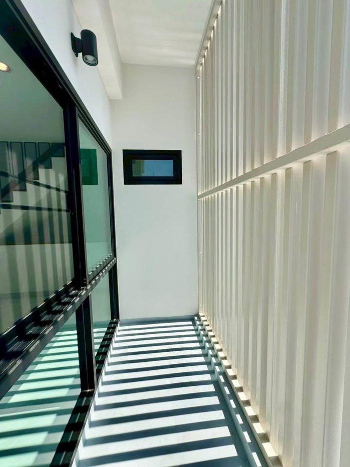 รูป ให้เช่า Modern Luxury Home Office บ้านแฝด 3 ชั้น ลาดพร้าว 87 แยก 28   - รูปที่ 9/17