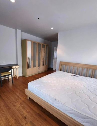 4-bed house for rent, 250 sqm, 100 sq wah, Prinyada Wongwaen Sathorn