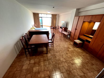 Condos for sale : For Sale: Cha-Am Beach Club Beachfront Condo with Sea View 17th Floor