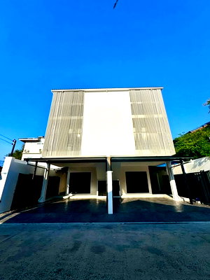 เช่าโฮมออฟฟิศ ถนนลาดพร้าว : ให้เช่า Modern Luxury Home Office บ้านแฝด 3 ชั้น ลาดพร้าว 87 แยก 28  