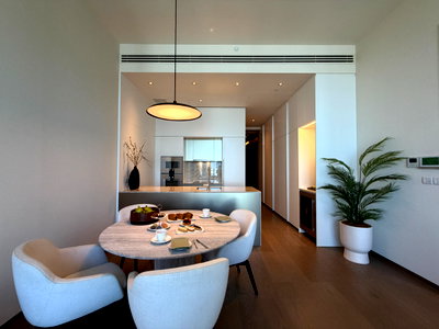 Condos for sale :  SCOPE Langsuan High-Floor 1BR, Ready to Move In, Fully Furnished by Chanintr