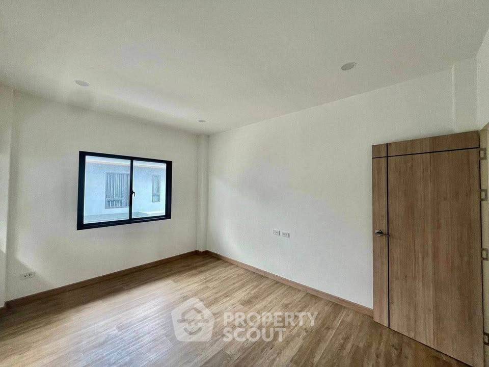 รูป บ้าน 4-ห้องนอน ใกล้ บ่อวิน (ID 2452388) - รูปที่ 6/12