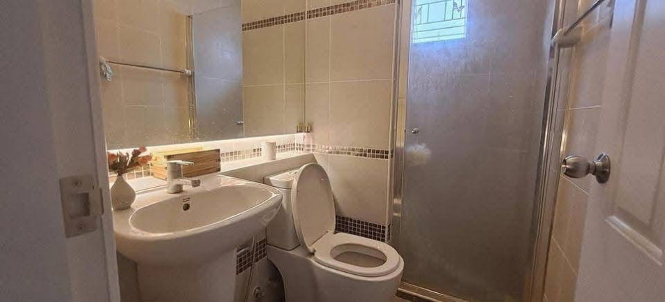 picture Single-story house for rent. Pets not allowed. Dee Ya Hang Dong Project. - 13/13