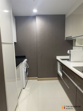 Supalai Riva Grande Premium Unit Close to All Conveniences