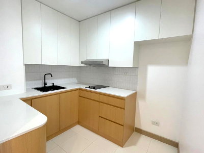 ขายคอนโด : A036086 The Executive Regent