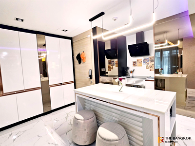 Condos for rent : Klass Silom High-potential Location, Not as Expensive as You Think near BTS Chong Nonsi