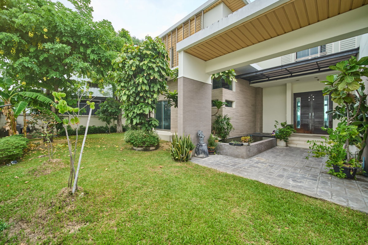 picture FOR SALE 🏡 Perfect Masterpiece Lakeside - 4/24