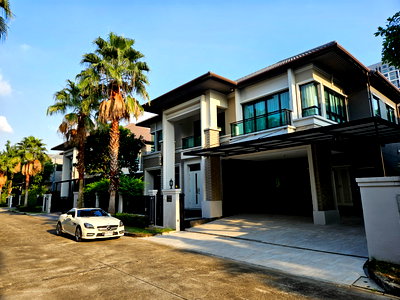 Houses for rent Bangkok : RS6152 Luxury detached house for rent, Grand Bangkok Boulevard Sathorn–Kalapapruek. Pet-friendly. Brand new, newly renovated.