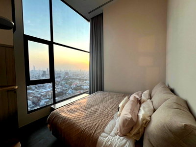 Condos for rent : P-45422 — Luxury High Floor Condo! Park Origin Ratchathewi Near BTS Ratchathewi, Price 60,000 THB. Tel 085-592-2897 Line: @easythaihome
