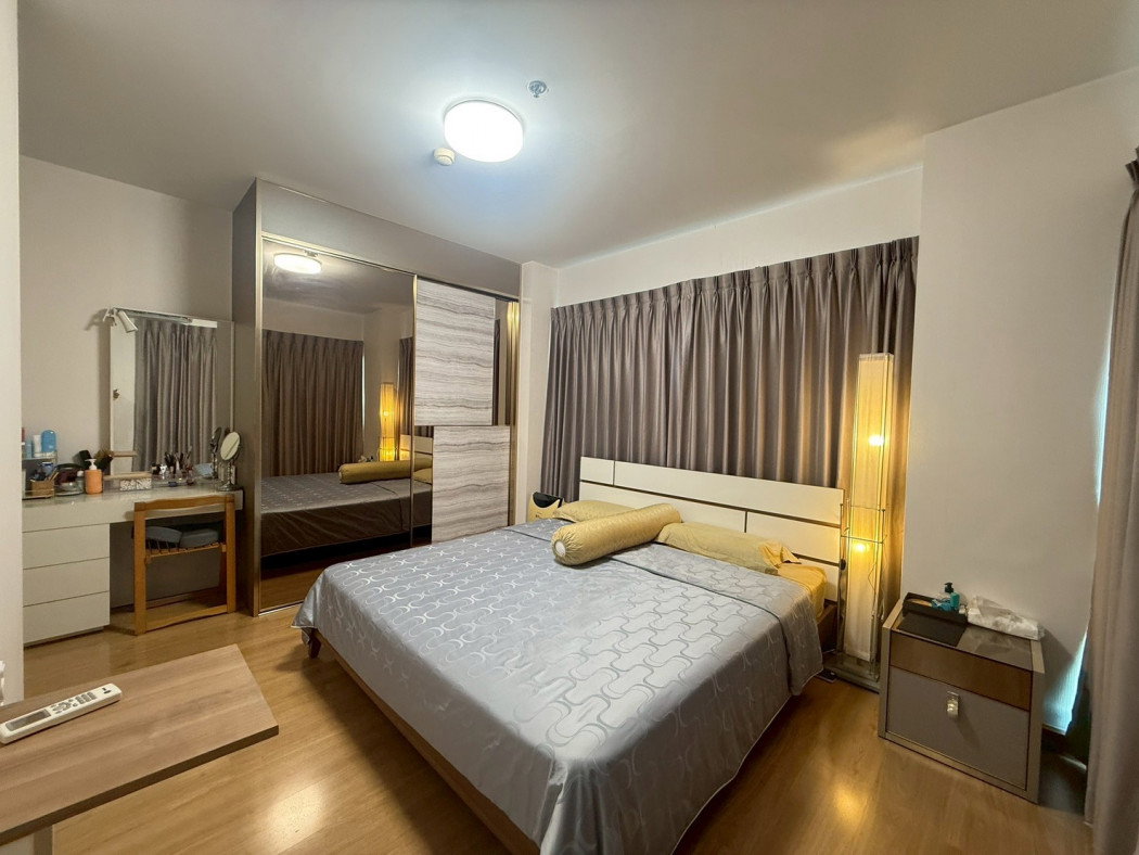 picture  Corner condo unit for sale at Supalai Veranda Rattanathibet. This is a special unit, only one per floor, with open views on two sides - 7/12