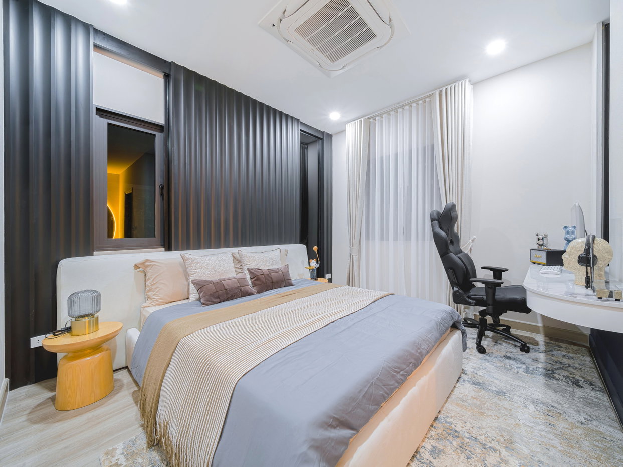 picture House for Sale Nong Pla Lai East Pattaya Modern Family - 14/20
