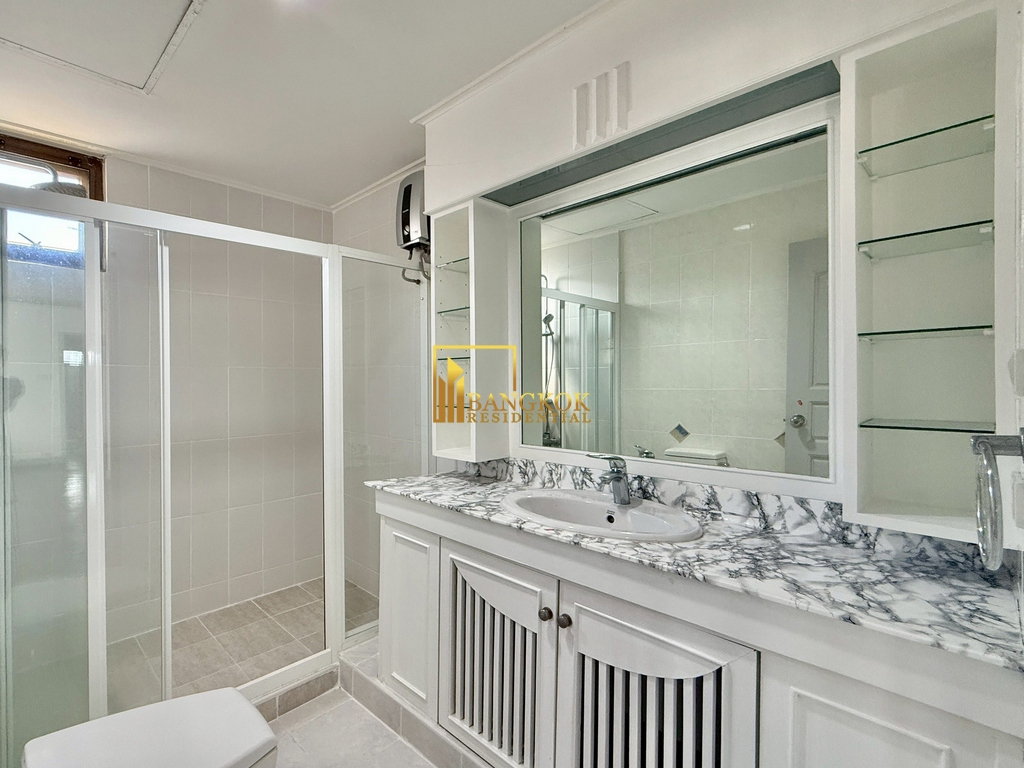 รูป Large 4 Bed Apartment with Private Terrace in Phrom Phong - BR21186AP - รูปที่ 29/50