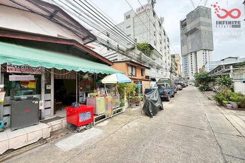 ขายที่ดินพร้อมห้องเช่า 27ตรว. ถนนประชาอุทิศ ห้วยขวาง ใกล้MRT 