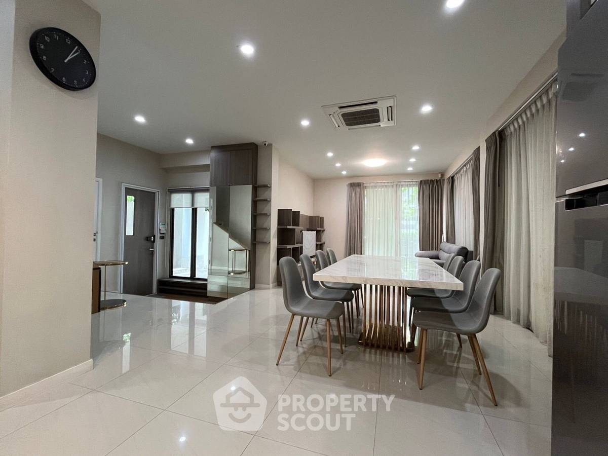 picture 3-BR House in Khlong Chan (ID 2916422) - 2/23