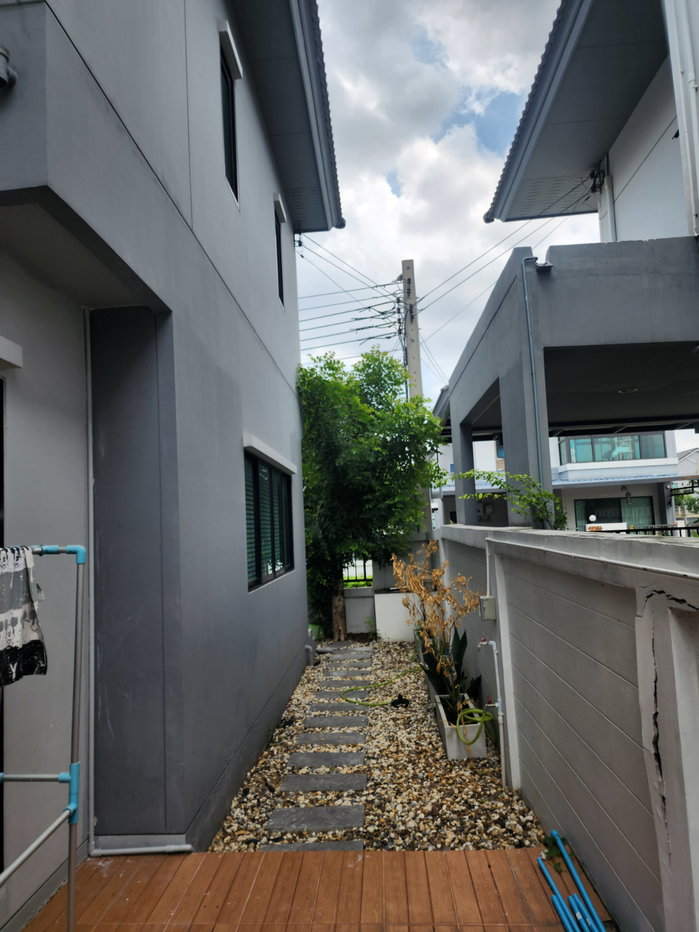 picture Home for rent near fashion island. - 4/14