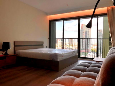 Condos for rent : Condo for Rent at Noble Solo (E6905034)