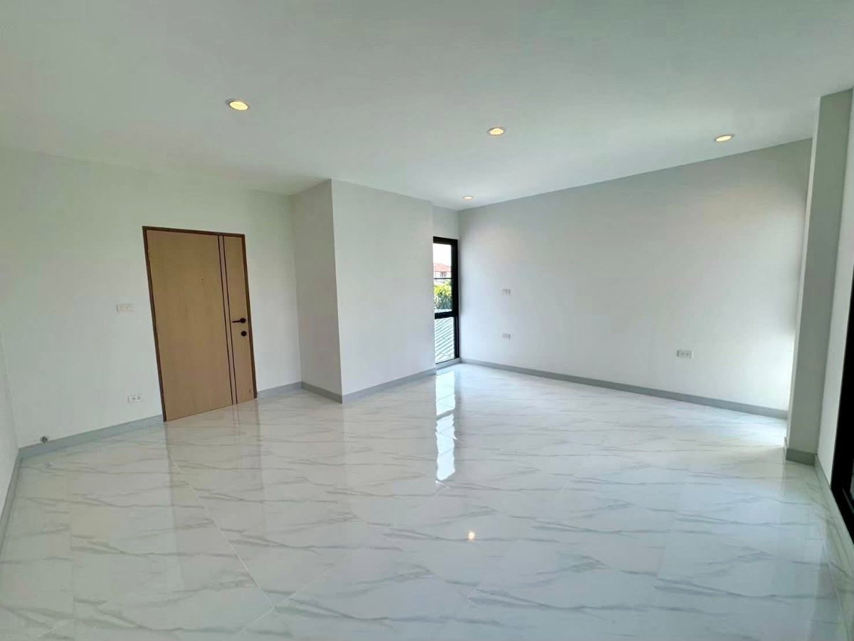 รูป 🏡 HF054 | ให้เช่าโฮมออฟฟิศสร้างใหม่ 3 ชั้น สไตล์ Modern Luxury หลัง CDC เลียบด่วน (ลาดพร้าว 87) ถ่ายรูปสวย แสงธรรมชาติเป๊ะ! - รูปที่ 3/16