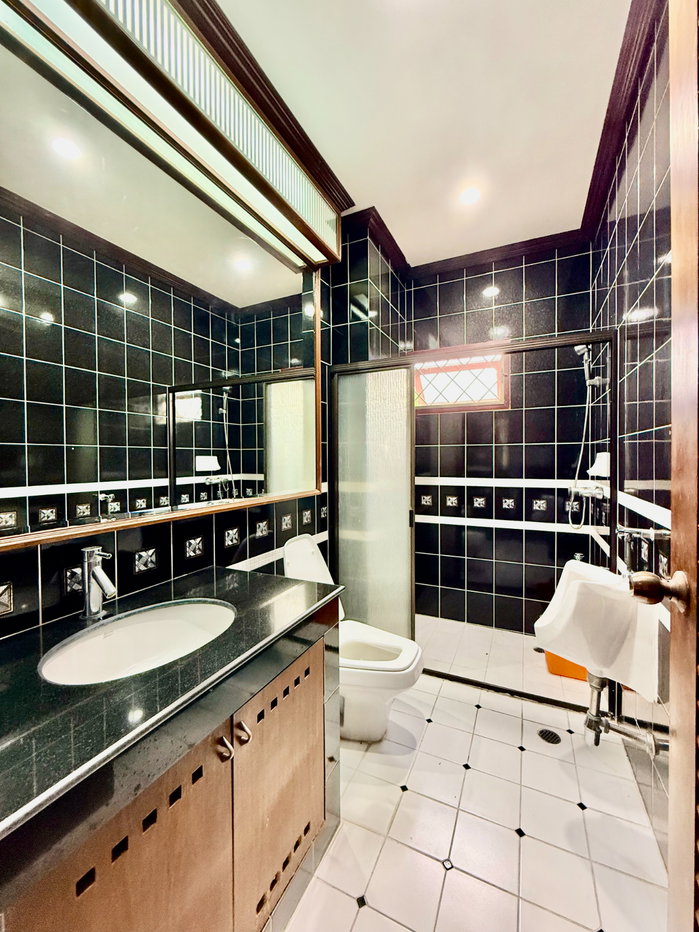 รูป ขายบ้านเดี่ยวห้องมุมหลังใหญ่ 216 ตร.ว. กฤษดานคร18 ทิศใต้รับลม พื้นที่ใช้สอยครบครัน 4 นอน 5 น้ำ ย่านศาลาธรรมสพน์ - เพียง 14.9 ล้าน! - รูปที่ 14/42