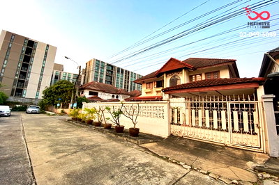 บ้านเดี่ยว ถนนรัชดา-รามอินทรา : ขายบ้านเดี่ยวหลังมุม 2 ชั้น นวมินทร์ 74 ถนนรามอินทรา-นวมินทร์  ใกล้วงแหวนกาญจนาภิเษก